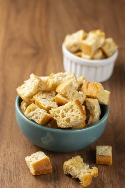 Masada leziz çıtır çıtırlar var..