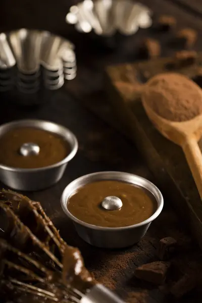 Mesa Con Ingredientes Para Pastel Chocolate —  Fotos de Stock