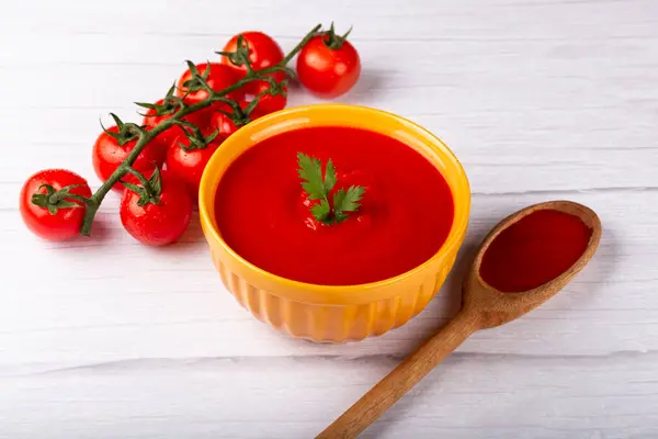 Leckere Hausgemachte Tomatensuppe Schüssel — Stockfoto