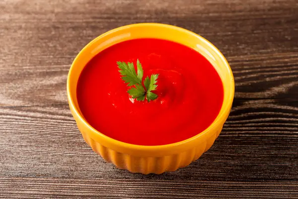 一碗美味的自制西红柿汤 — 图库照片