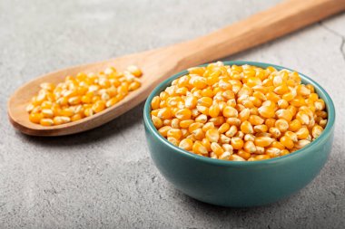 Kurutulmuş mısır. Patlamış mısır için çiğ mısır..