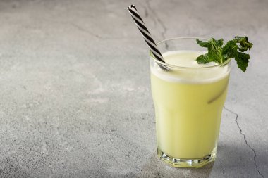 Nane şekerli limonata. Limonata, yaz içkisi..