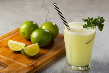 Nane şekerli limonata. Limonata, yaz içkisi..