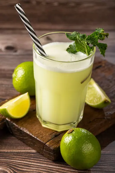 Limonada Refrescante Com Hortelã Limonada Bebida Verão — Fotografia de Stock