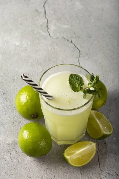 Limonada Refrescante Con Menta Limonada Bebida Verano —  Fotos de Stock