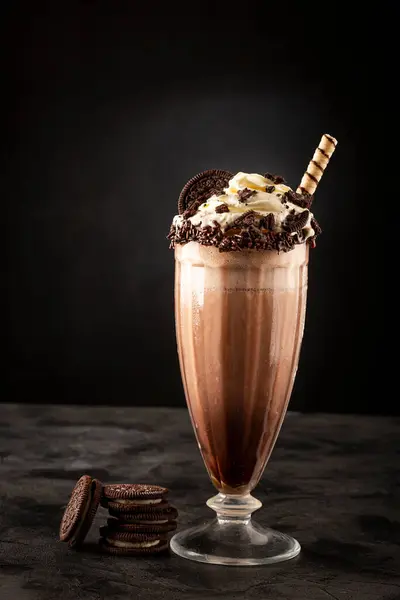 Çikolatalı Milkshake Çikolata Parçalı Kurabiyeler — Stok fotoğraf