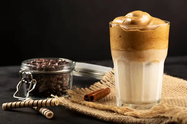 Iced Dalgona Coffee Glass Milk Coffee Cream — Stock Photo, Image