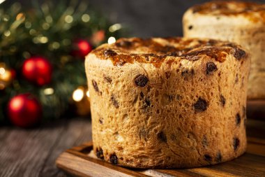 Çikolatalı leziz Panettone. Panettone, Noel yemeği.