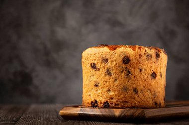 Çikolatalı leziz Panettone. Panettone, Noel yemeği.