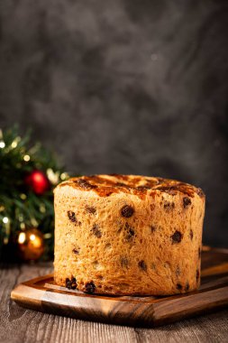 Çikolatalı leziz Panettone. Panettone, Noel yemeği.
