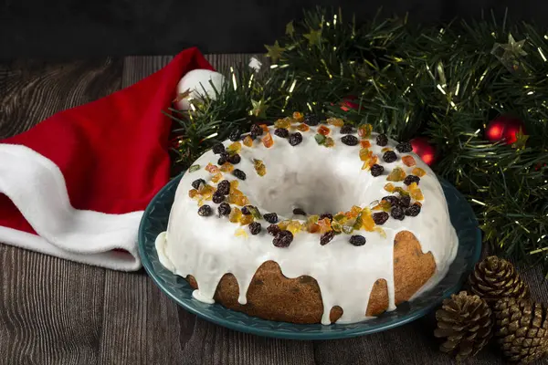 好みとキャンディフルーツのクリスマスケーキ — ストック写真