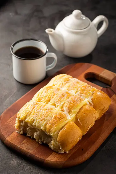 Süßes Brot Mit Sahne Und Kokosnuss — Stockfoto