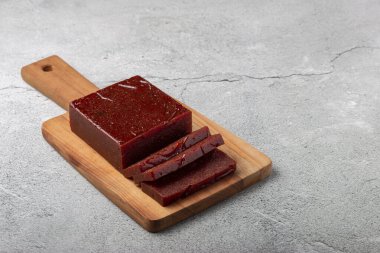 Guava ezmesi, tipik bir guava tatlısı. Ayrıca Goiabada olarak da bilinir..