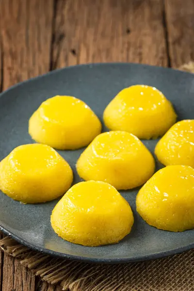 クインディム 伝統的なポルトガル産卵デザート — ストック写真