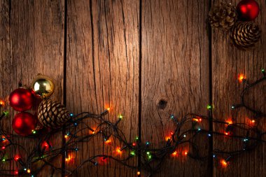 Kırsal kesimlerde Noel arkaplanı ve Noel için süsleri.