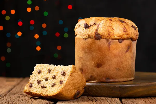 Delicious Panettone Chocolate Chips Table Decorated Christmas — Stock Photo, Image