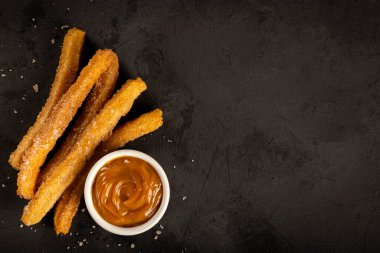 Sütlaçlı şekerli churros..
