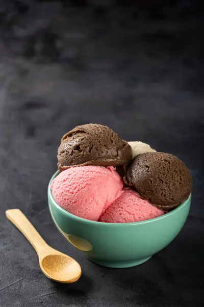 Bowl Neapolitan Ice Cream Dark Background — Stock Photo, Image