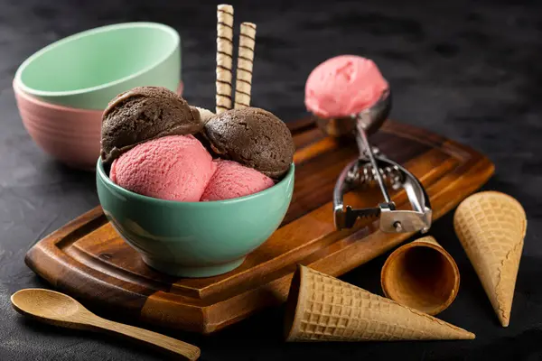 Bowl Neapolitan Ice Cream Dark Background — Stock Photo, Image