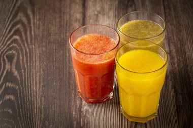 Meyve sularının çeşitliliği. Meyve suyu..