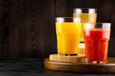 Meyve sularının çeşitliliği. Meyve suyu..