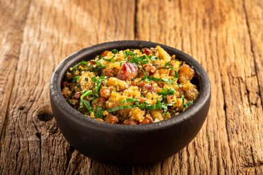 Feijao tropeiro, tipik Brezilya yemeği..