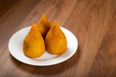 Tavuk Coxinha, geleneksel Brezilya yemeği..