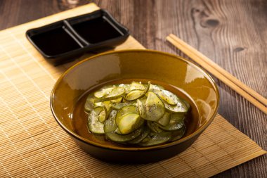 Sunomono. Japon salatalı tabak..