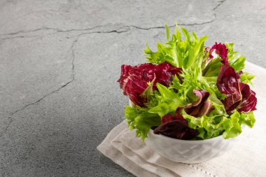 Sağlıklı taze salata karışımı. Yaprak salatası.