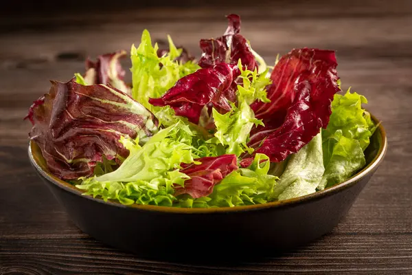 健康的新鲜沙拉混合 叶子沙拉 — 图库照片