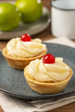 Kirazlı limonlu turtalar..