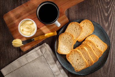 Masada sağlıklı bir tost..