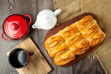 Masada İsviçre ekmeği var..