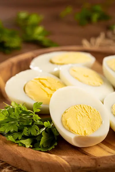 Huevos Cocidos Rodajas Sobre Mesa — Foto de Stock