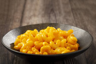 Makarna ve peynir, tipik Amerikan yemeği..