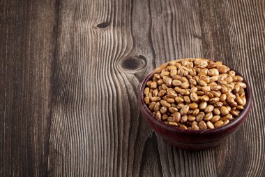 Masada çiğ karioka fasulyesi var..