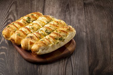 Parmesan peynirli ev yapımı ekmek..