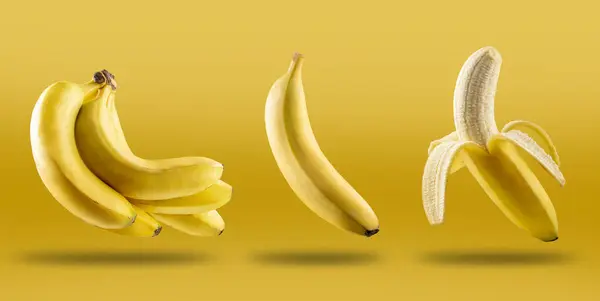 Plátanos Maduros Aislados Sobre Fondo Blanco —  Fotos de Stock