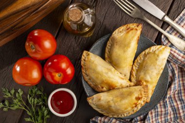 Lezzetli baharatlı et böreği. Arjantin böreği.