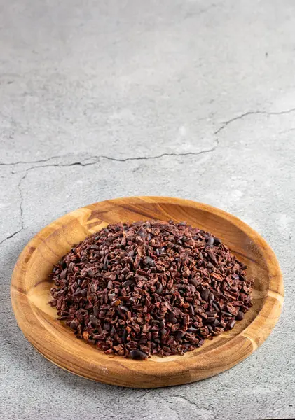 Cocoa Nibs Wooden Plate — Stock Photo, Image