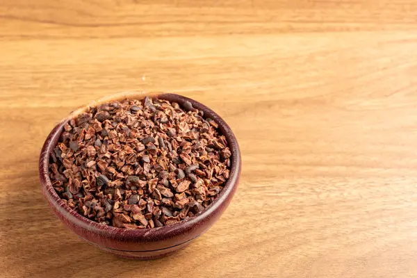 Bowl Cocoa Nibs Table — Stock Photo, Image