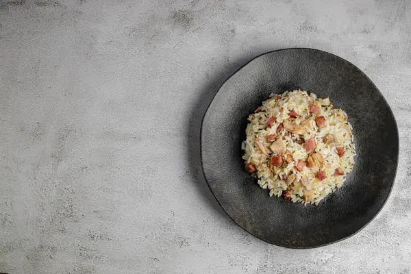 Рисовое Блюдо Кусочками Голени Бекона — стоковое фото