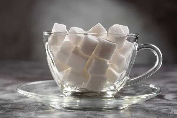 Witte Suikerklontjes Transparant Glazen Bekertje — Stockfoto
