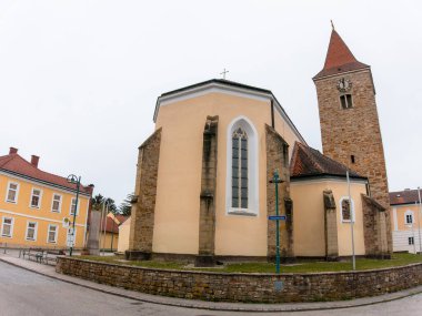 Aziz Christophen manzarası caddelerde ve mimarisi ilkbaharda