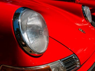 St. Christophen, Avusturya - 23 Temmuz 2023: Yazın yerel eski araba sergisi