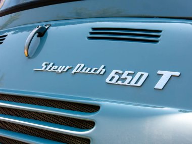 St. Christophen, Avusturya - 23 Temmuz 2023: Yazın yerel eski araba sergisi