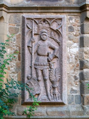 Burg Kreuzenstein 'in dış görünüş ve mimari ayrıntıları Avusturya' nın güneyindeki Leobendorf yakınlarında bir kaledir..