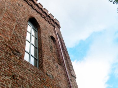 Braniewo Kalesi 'nin manzarası. 13. yüzyılda Braniewo' da inşa edilmiş bir kale..