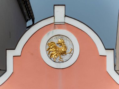 Neulengbach şehrinin sokak ve bina dekorasyonunun fotoğrafı, Avusturya