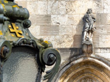 Heiligenkreuz, Avusturya - 14 Nisan 2024: Stift Heiligenkreuz manastırının iç ve dış detayları hakkında genel görüş